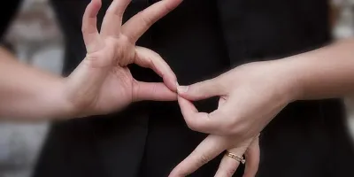 لغة الإشارة 2 ( مواقف حياتية )